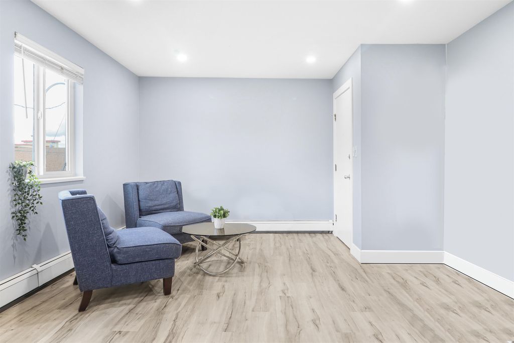 7365 Canada Way BurnabyBurnaby