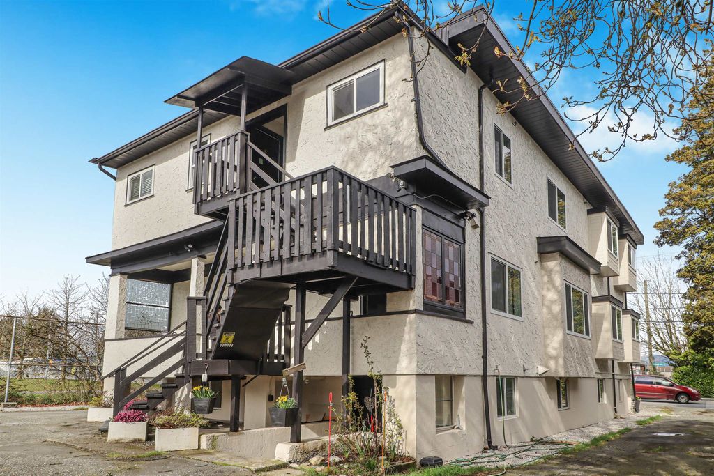 7365 Canada Way BurnabyBurnaby