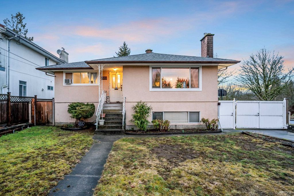 7993 Edmonds ST Burnaby, Burnaby Homes for sale, MLS® R2970021