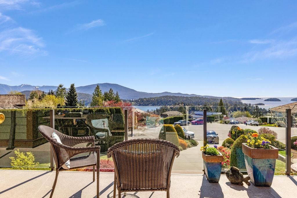802 Oceanmount BLVD Gibsons, Gibsons Houses for sale, MLS® R2991967
