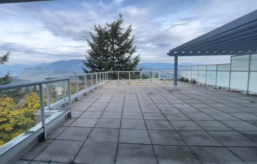 803 9262 University Crescent Burnaby, Burnaby Condos for sale, MLS® R2983115
