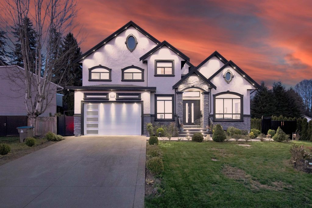 8670 Tunis PL Surrey, Surrey Houses for sale, MLS® R2990181