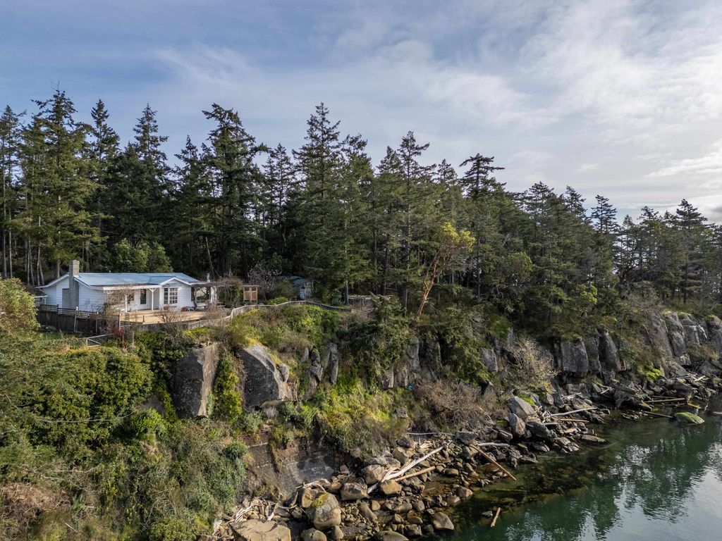 90 Gulf DR Galiano Island, Galiano Island Home for sale, MLS® R2981056