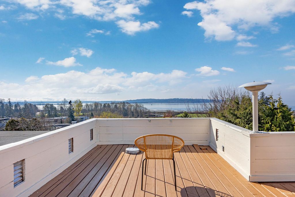 939 Habgood ST White Rock, White Rock Home for sale, MLS® R2935922